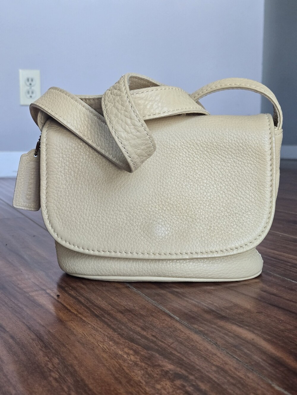 Vintage 90s Y2K Coach Sonoma Sm Flap Cream Pebbled Leather Crossbody Bag #4919